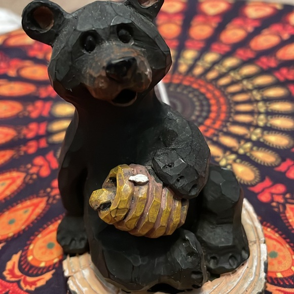 BLACK BEARS WITH BEE HIVES - Picture 6 of 11